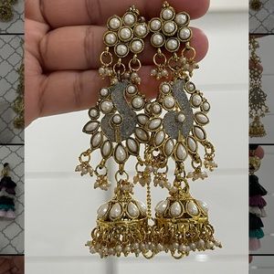 Indian / bengali Jhumka with pearls.
